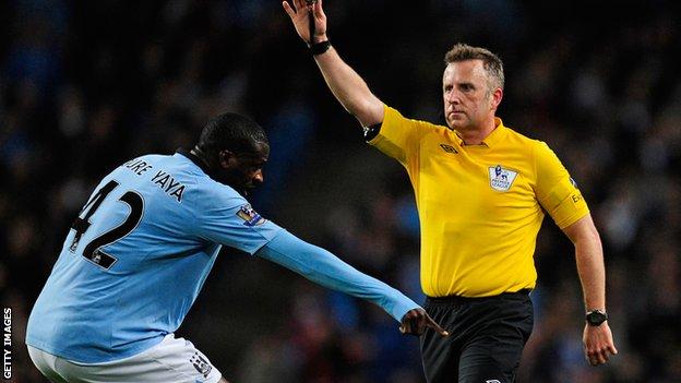 Jon store moss referee