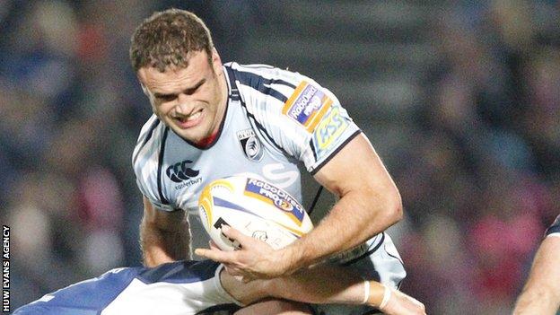 Jamie Roberts in Cardiff Blues action