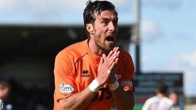 Manuel Pascali conceded the penalty which led to St Mirren's fourth goal on Saturday
