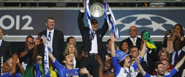 Roberto Di Matteo lifts the Champions League in 2012 as Chelsea manager