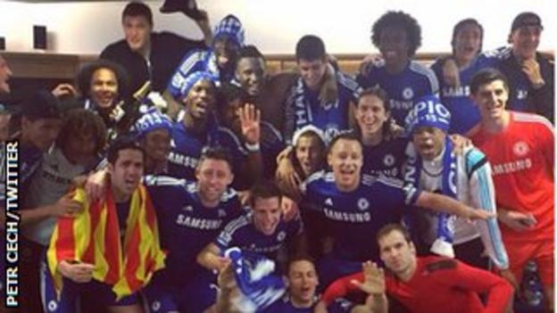 Chelsea celebrate the Premier League title