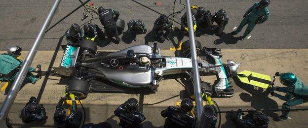 Lewis Hamilton pit stop