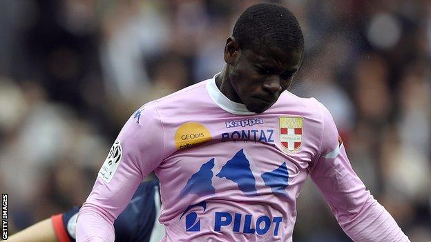 Evian's Ghanaian defender Jonathan Mensah