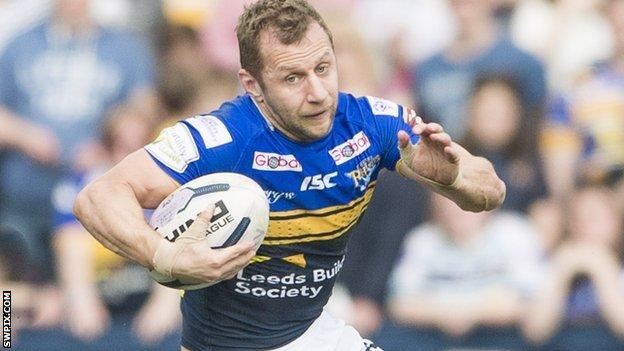 Rob Burrow: Leeds Rhinos half-back extends deal - BBC Sport