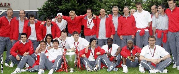 Steve Finnan (third from left on the top row) celebrates Liverpool's 2005 Champions League win