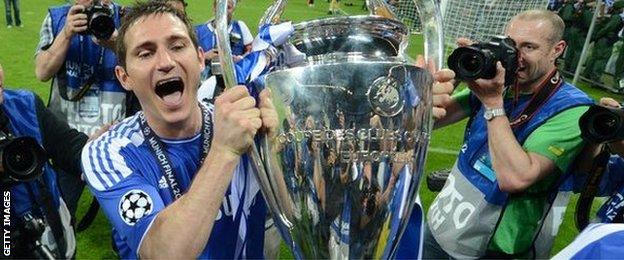Frank Lampard lifts the Champions League trophy