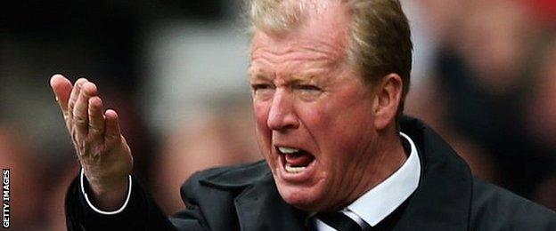 Steve McClaren makes a point as Derby manager