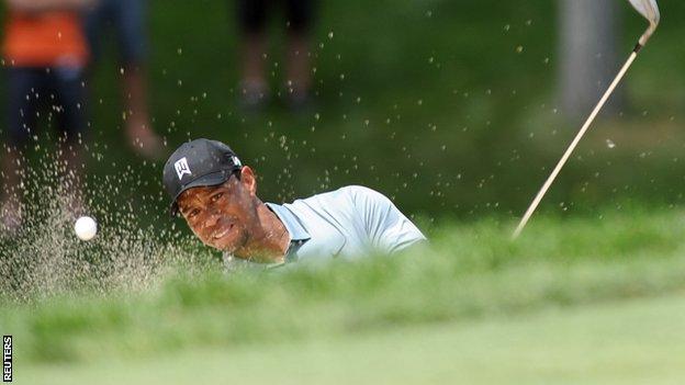 Tiger Woods in second-round action