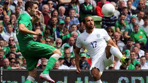 Robbie Brady challenges England's Andros Townsend