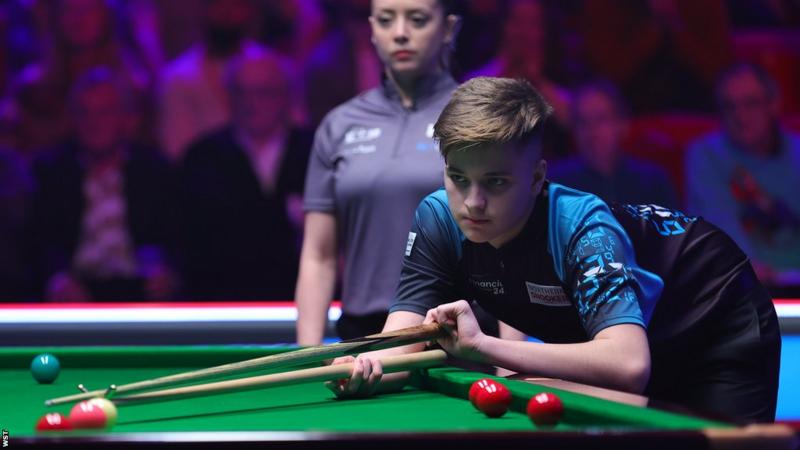 Vladislav Gradinari advanced into the last 32 stage of the Snooker Shoot Out event.