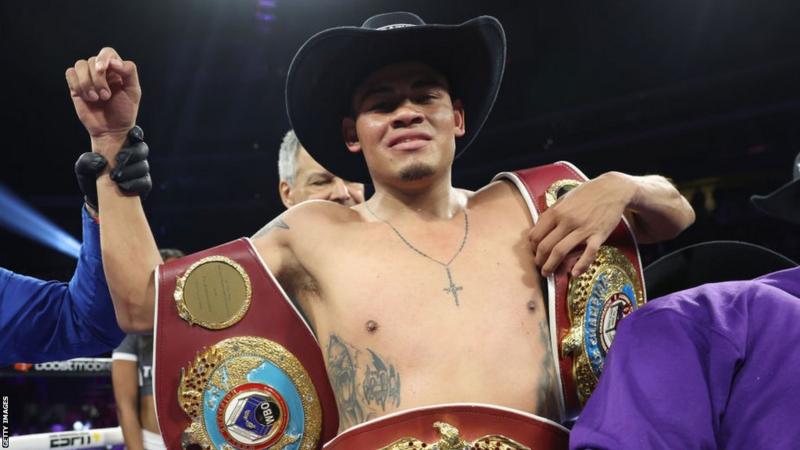 Mexico's Emanuel Navarrete bagged the WBO super-featherweight title.