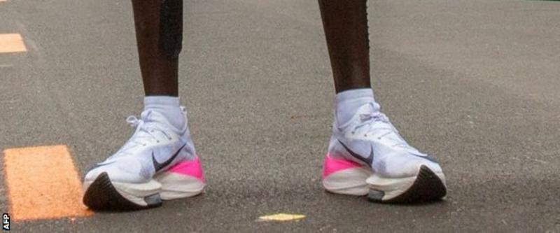 vaporfly heel strike
