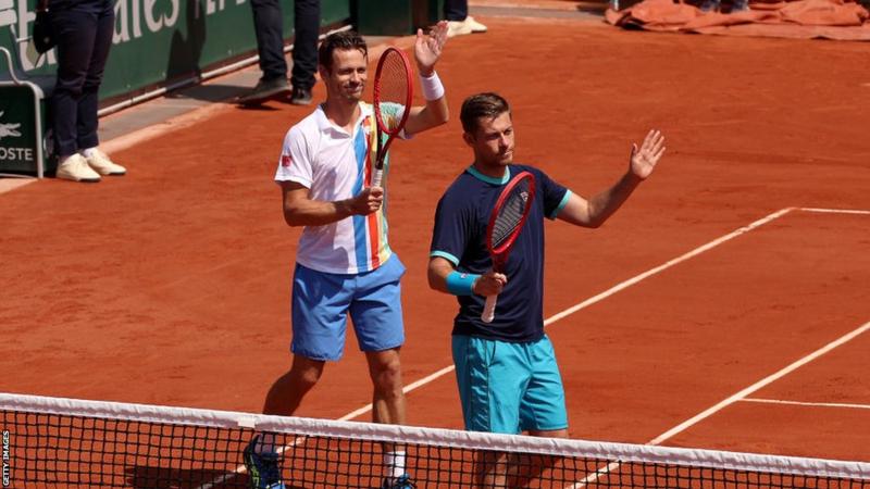 Britons Neal Skupski and Joe Salisbury marched into the men's doubles third round of the French Open 2023.