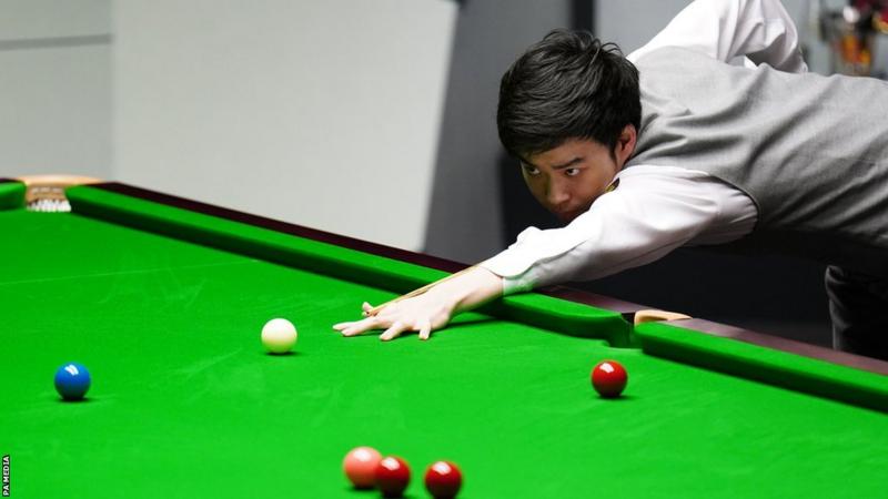 Si Jiahui extended a dominant 11-5 lead over Luca Brecel in the World Snooker Championship semi-final.