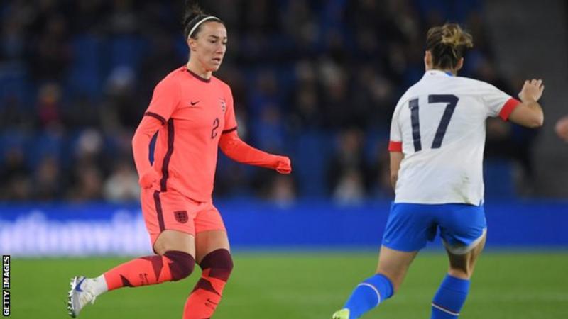 Lucy Bronze earned her 100th cap for England in a 0-0 draw against the Czech Republic.