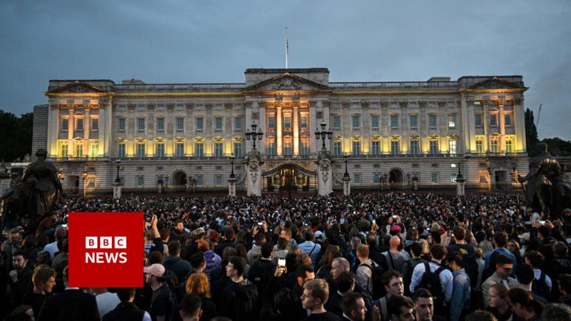 Scenes outside Buckingham Palace