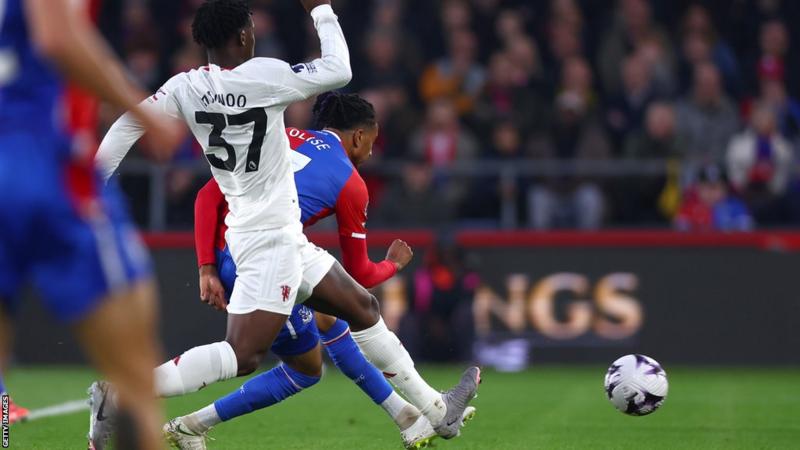 Crystal Palace Secures Historic League Double Against Manchester United.