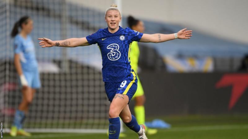 Bethany England has confirmed her switch to Tottenham from Chelsea.