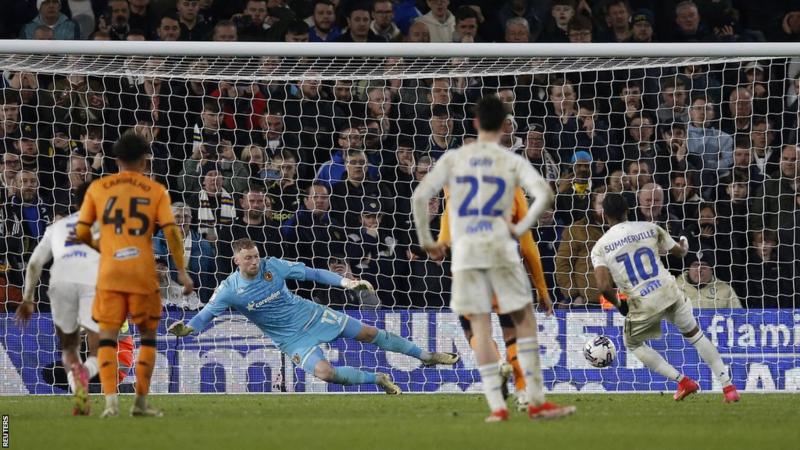 Late goals from Crysencio Summerville and Dan James – with a 40-yard finish – ensured Leeds United remained in the Championship’s automatic promotion places after defeating Hull City at Elland Road