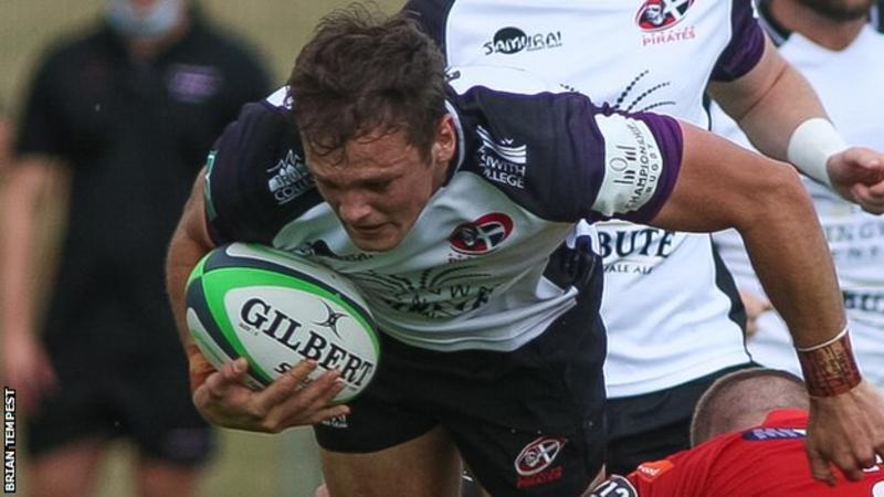 Cornish Pirates signed Exeter Chiefs seven players on dual-registration deals.