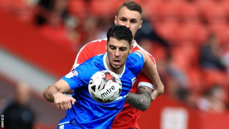 Joe Quigley: Boreham Wood sign Bournemouth striker on loan - BBC Sport