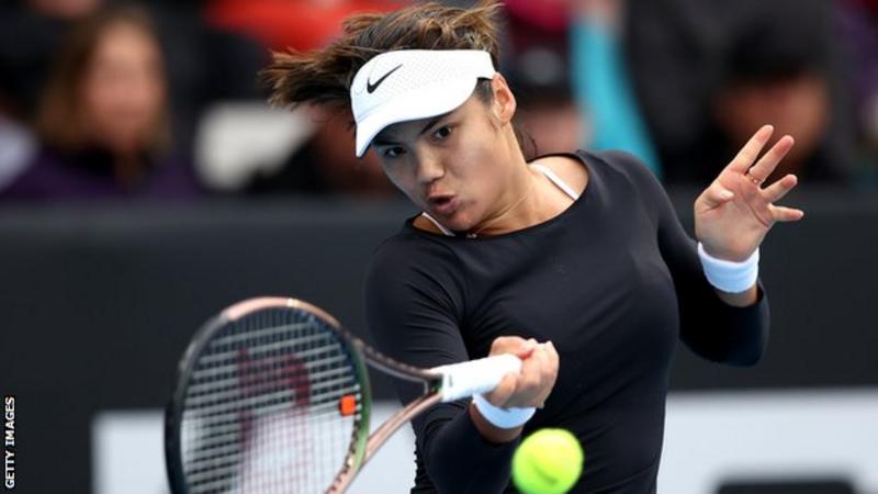 Emma Raducanu clinched victory in her opening match at the ASB Classic.