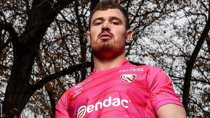 Alex Craig confirmed his switch to Scarlets from Gloucester.