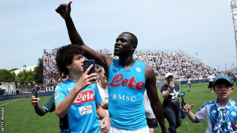 Kalidou Koulibaly confirms switch to Chelsea from Napoli.