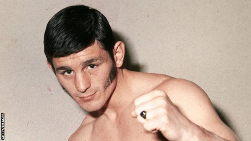 Johnny Famechon - Australian former featherweight world champion has died at the age of 77.