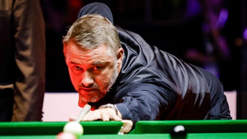 British Open: Stephen Hendry beats Chris Wakelin for first ...