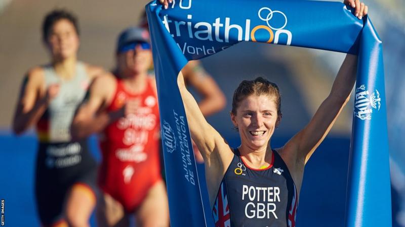 Great Britain's Beth Potter has bagged the triathlon World Championship Series event in Abu Dhabi.