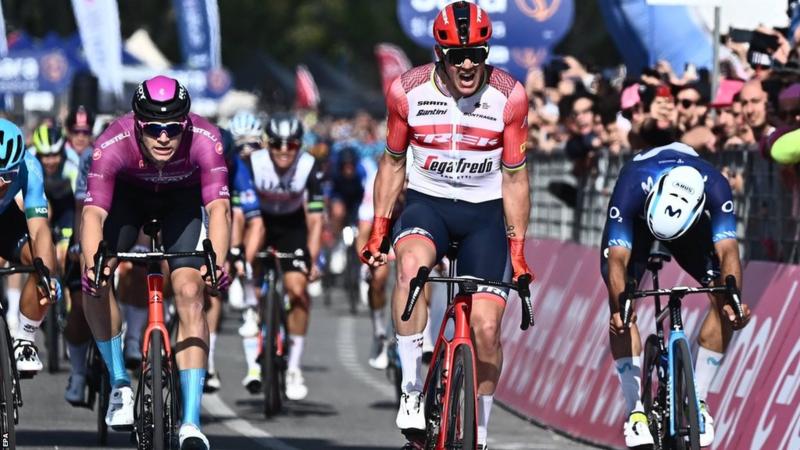 Mads Pedersen claimed the pole position in stage six of the Giro d'Italia.