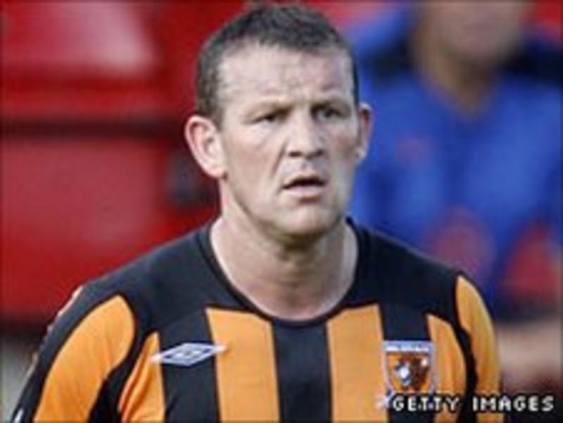 Dean Windass resigns for Scarborough Athletic BBC Sport
