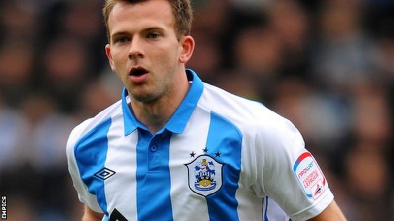 Huddersfield Town 'do not need to sell' Jordan Rhodes - BBC Sport