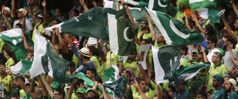 Cricket World Cup 2015: India & Pakistan fans usurp the limelight - BBC ...