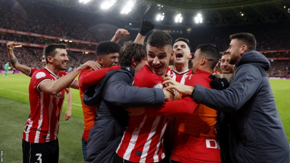 Athletic Bilbao 30 Atletico Madrid (40 on aggregate) Athletic to