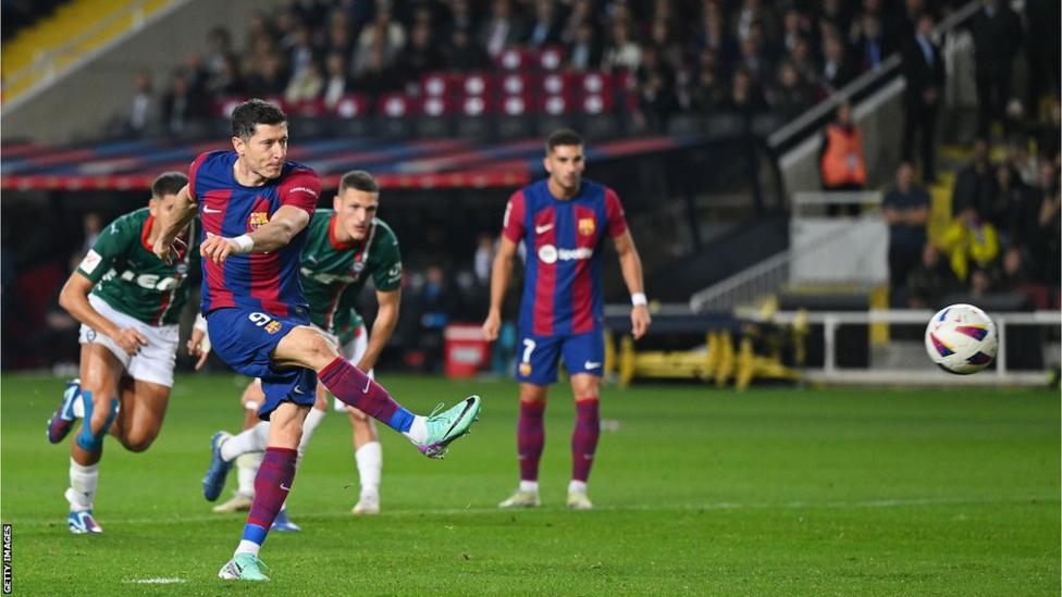 Barcelona 2-1 Alaves: Robert Lewandowski Scores Twice As Hosts Fight ...