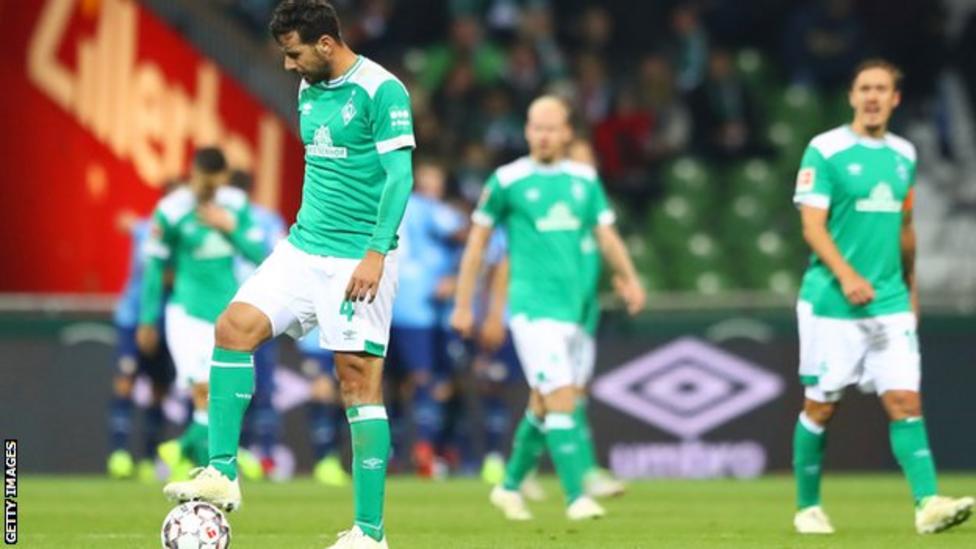 Werder Bremen 2 6 Bayer Leverkusen Claudio Pizarro Scores For 19th 