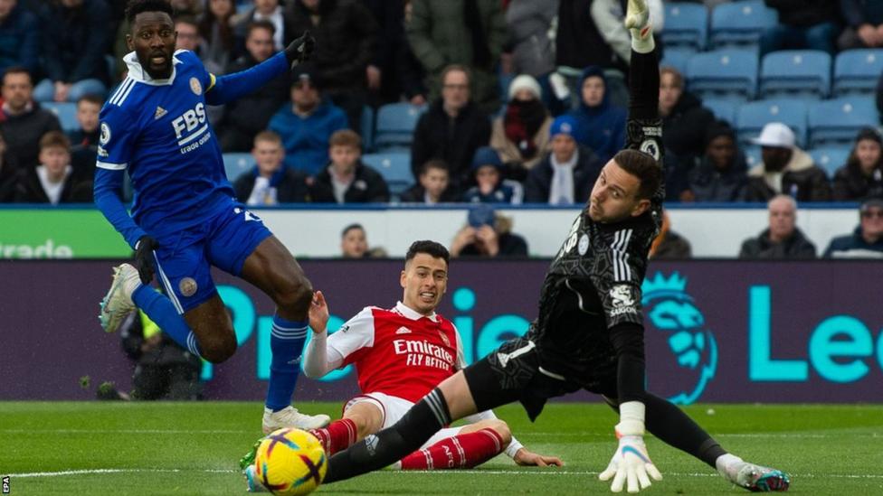 Gabriel Martinelli scores versus Leicester