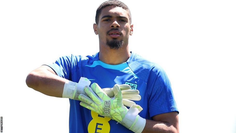 Owen Goodman Colchester United Sign Crystal Palace Goalkeeper On owen-goodman-colchester-united-sign-crystal-palace-goalkeeper-on