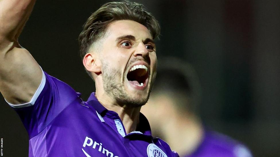 Grimsby Town Striker Danny Rose and defender Toby Mullarkey join BBC Sport