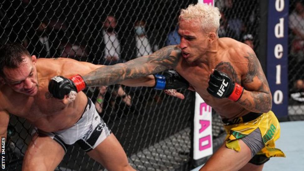 UFC 262: Charles Oliveira Beats Michael Chandler To Win Lightweight ...