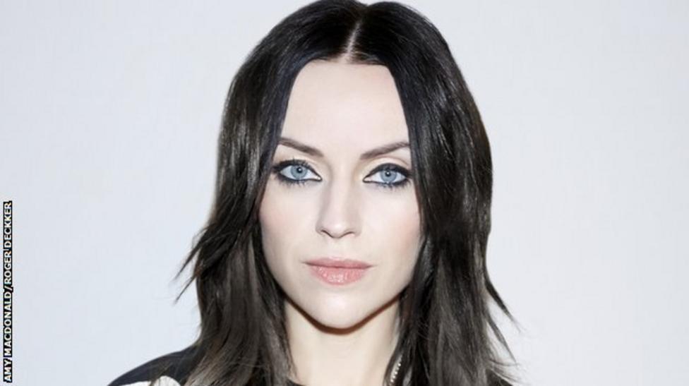 Premier League Predictions Lawro V Singer Songwriter Amy Macdonald