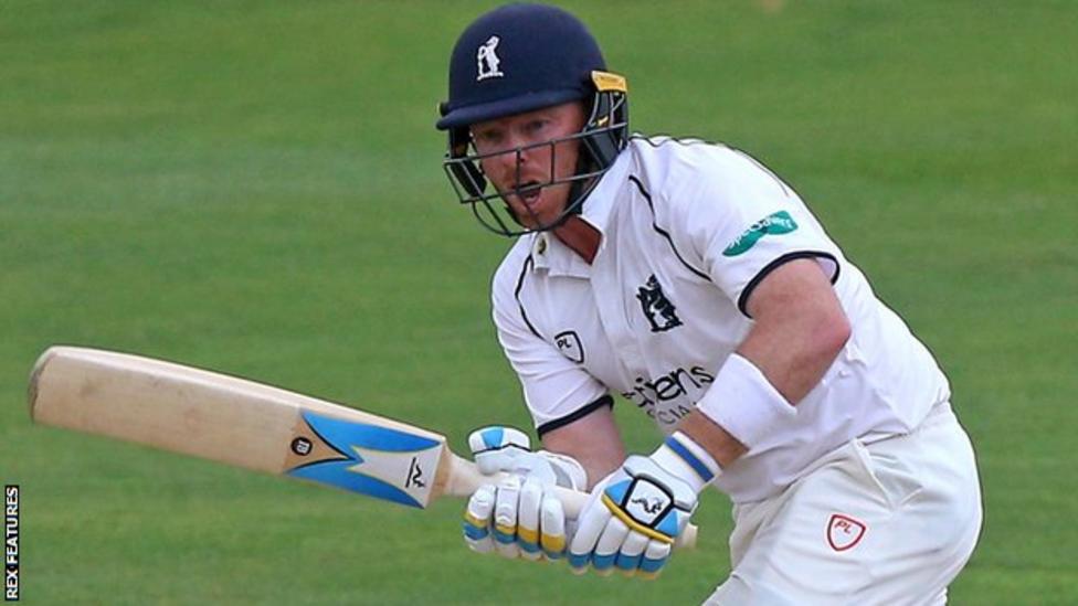 Ian Bell: Warwickshire & England batsman makes comeback golden duck ...