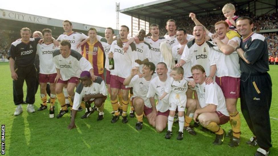 Bradford celebrate avoiding Premier League relegation in 2000