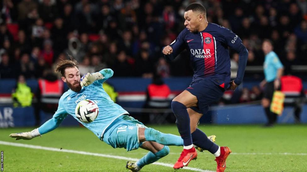 Paris St-Germain 3-1 Metz: Kylian Mbappe Scores On Birthday As Brother ...