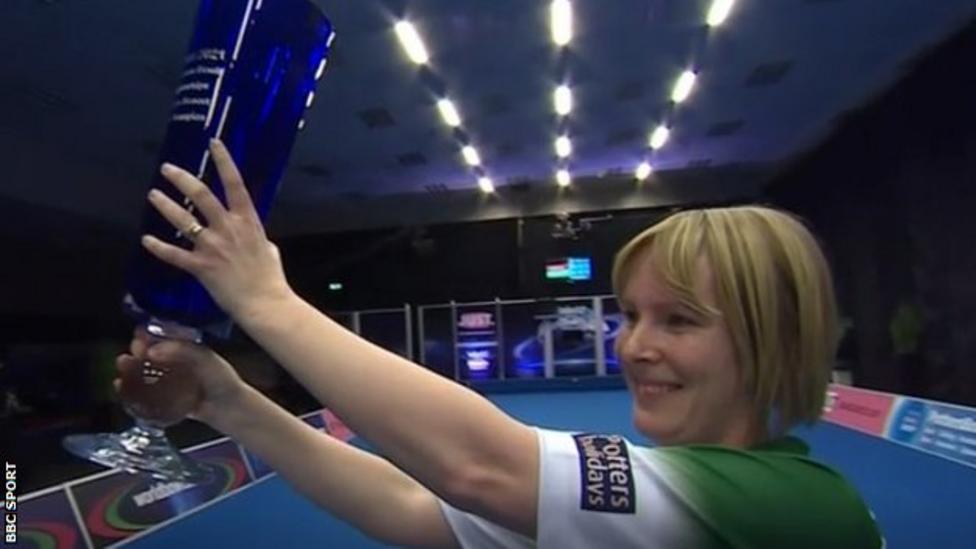 Wales' Laura Daniels wins World Indoor Bowls final BBC Sport