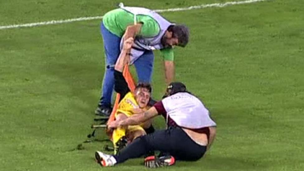 Football's worst ever stretcher carriers?