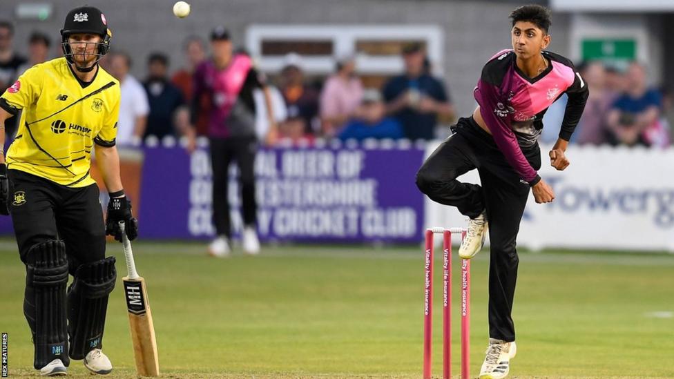 Somerset bowler Shoaib Bashir extends contract until end of 2025 BBC