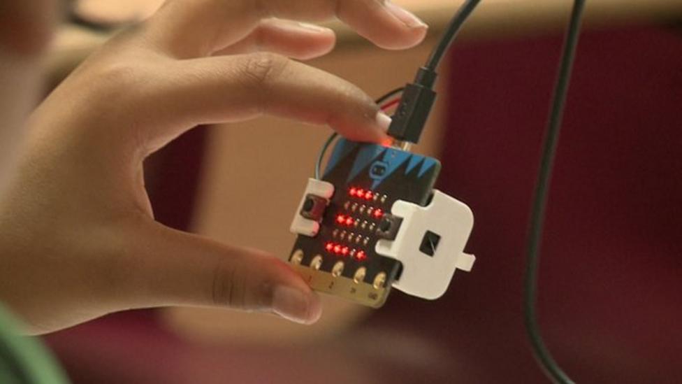 What can you build with a Micro Bit?